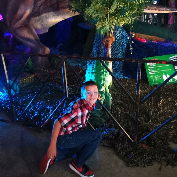 Meet your Posher, Ambassador II Meg B. - Picture 3 of 16